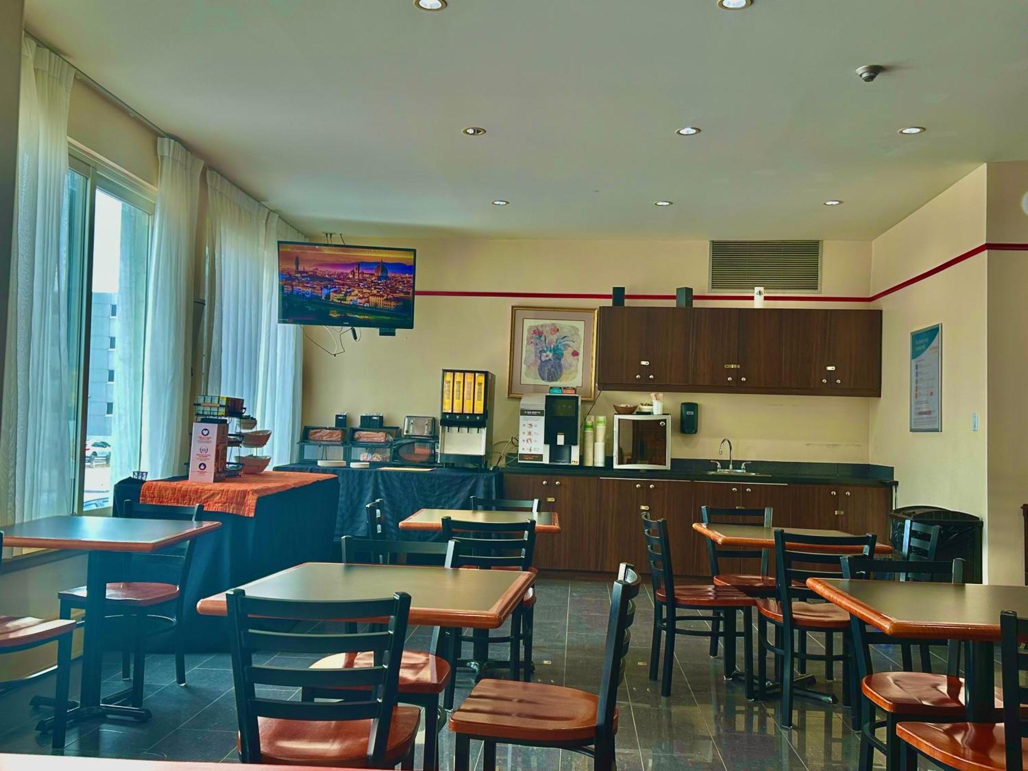 Econo Lodge City Centre Kingston Exterior photo