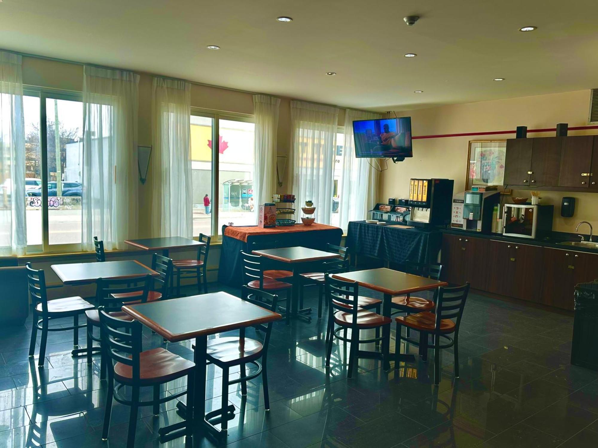 Econo Lodge City Centre Kingston Exterior photo